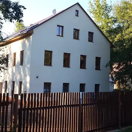 House George * Ceska Lipa