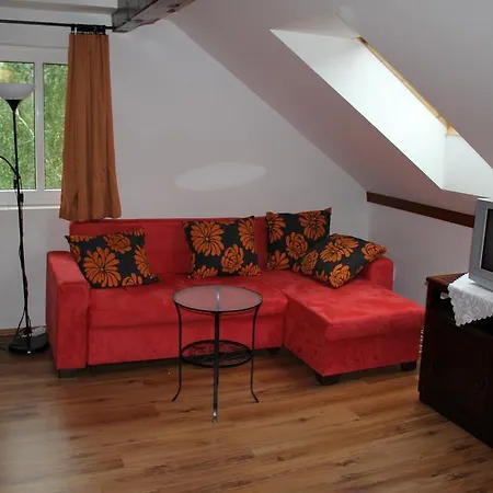 House George Ceska Lipa